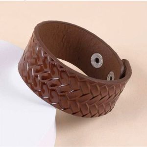 FREE brown snap bracelet